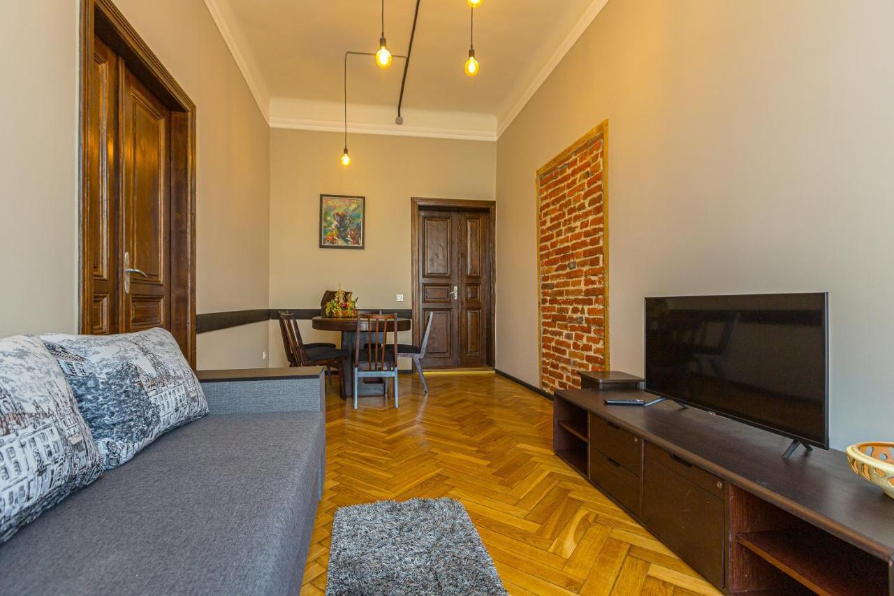 Центр На Вулиці Проспект Шевченка 12 Навпроти Макдональса З Балконом Apartment Lviv Exterior photo
